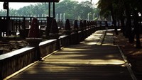 Walking track di pantai Putri Putri Duyung Ancol