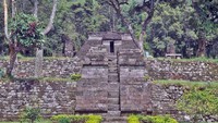 3 Tingkat menuju puncak Candi Sukuh (Khoirul Aziz/dTraveler)