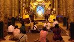 Pohon Sang Buddha di Pagoda Shwedagon, Myanmar