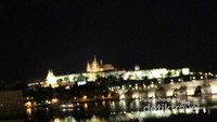 Charles Bridge saat malam