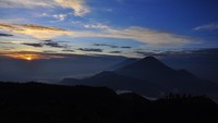 Golden Sunrise di Prau