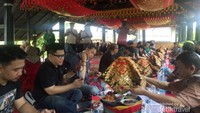 Seru dan unik makan Bajamba
