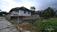 Kampuang nan jauh di mato