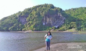 Pulang Tahun Baruan, Mampir Dulu ke Pantai Sodong di Cilacap
