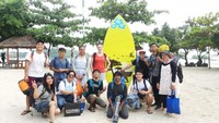 Senyum bahagia kami menolak lupa akan atmosfer pulau Pari