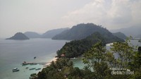 Pemandangan di Pulau Pamutusan bak di Raja Ampat