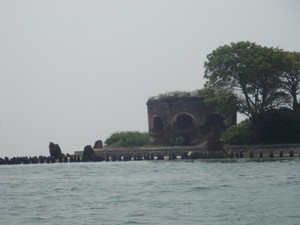 Pulau dengan Benteng Besar Itu Bernama Kelor