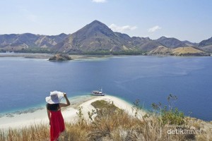 Pulau Kecil yang Menawan di Flores