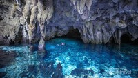 Gua Hawang dengan stalagmit dan Stalagnit