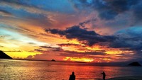 Keindahan sunset di Pulau Kenawa