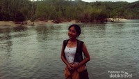 My sister at Kahona Beach Pulau Lembeh