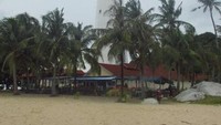 Mercusuar yang menjulang tinggi sekitar 52 meter