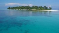 Pulau Menjangan Kecil (sumber: mirayamira.wordpress.com)