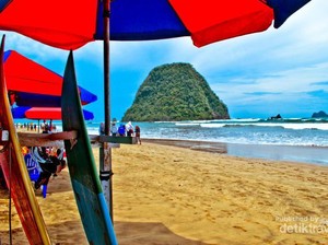 Pulau Merah di Banyuwangi, Pulau yang Bisa Berubah Warna