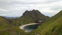Jalur treking permanen menuju Bukit Padar