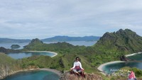 Pemandangan puncak Bukit Pulau Padar