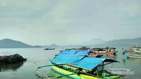Keindahan Laut pagi dan bukit barisan dilihat dari pulau ketapang