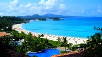 Pantai Okinawa dari jauh (sumber: trekearth.com)