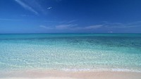 Bersihnya pantai Okinawa (sumber: awesomeislands.com)