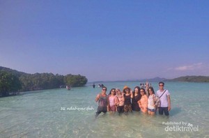 Pulau Pasir Timbul, Si Kecil Nan Unik di Lampung