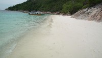 Suasana di Romantic Beach