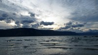 Senja di Pantai Pasir Putih Parbaba