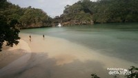 Kurang lebih seperti ini keindahan surga kecil