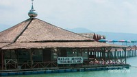 Masjid apung di pulau Tegal Mas
