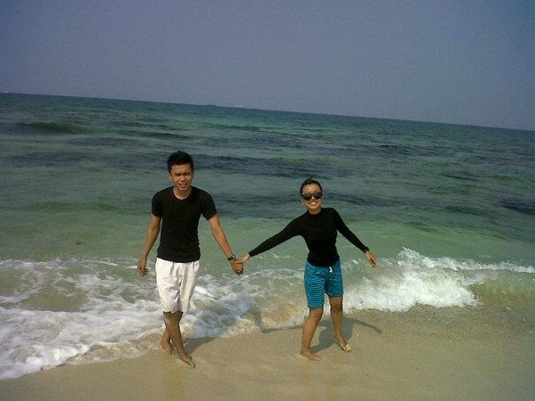 laut biru pulau untung