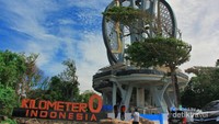 Tugu Kilometer Nol Indonesia. Belum sah ke Sabang kalau belum ke sini.