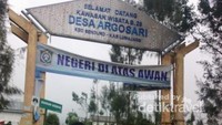 Gapura Desa Argosari