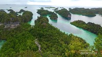 Gugus bukit yang bisa kita lihat selama perjalanan