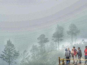 Puncak Lawang, Negeri di Atas Awan dari Sumatera Barat