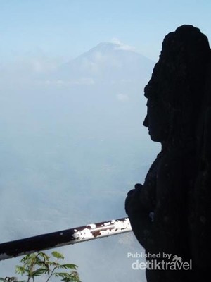 Puncak Suroloyo, Tempat Wisata Alam & Pertapaan Raja Mataram