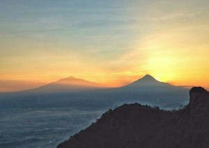 Puncak Suroloyo yang Istimewa