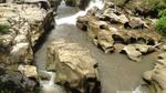 Punya 2 Warna, Ini Air Terjun Unik di Sumba
