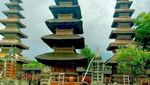 Pura Meru yang Terbesar dan Tertua di Lombok