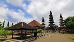 Pura Meru yang Terbesar dan Tertua di Lombok