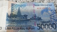 Gambar Pura Ulun Danu di uang rupiah