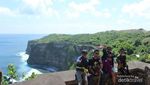 Pura Uluwatu di Bali, Antara Pemandangan Cantik & Monyet Nakal