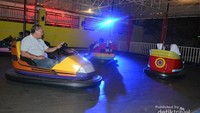 Nikmatnya main Bom Bom Car.