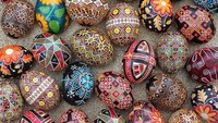 Pysanka yang sudah mendapat sentuhan desain yang modern (sumber foto: http://wikipedia.org)