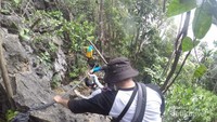 bukit batu karst yang tajam