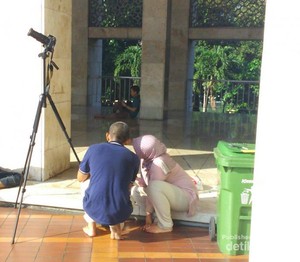 Ramainya Pengunjung Masjid Istiqlal yang Berburu Gerhana