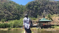 Memasuki kawasan Rammang-Rammang, kawasan danau dan tebing kapur.