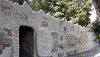 Desain bagian luar Kapel dengan arsitektur unik di dekat Gua Maria
