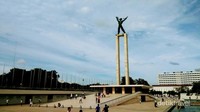 Patung Pembebasan Irian Barat yang berdiri di Lapangan Banteng, Jakarta Pusat.