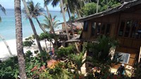 Makanan Italia dinikmati di tepi pantai (Freddies Sumur Tiga)