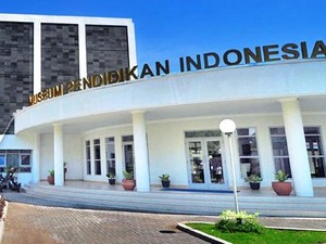 Rekam Sejarah Setetes Ilmu di Museum Pendidikan Indonesia