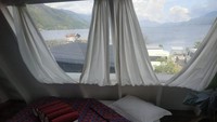view danau dat ruangan lantai atas penginapan